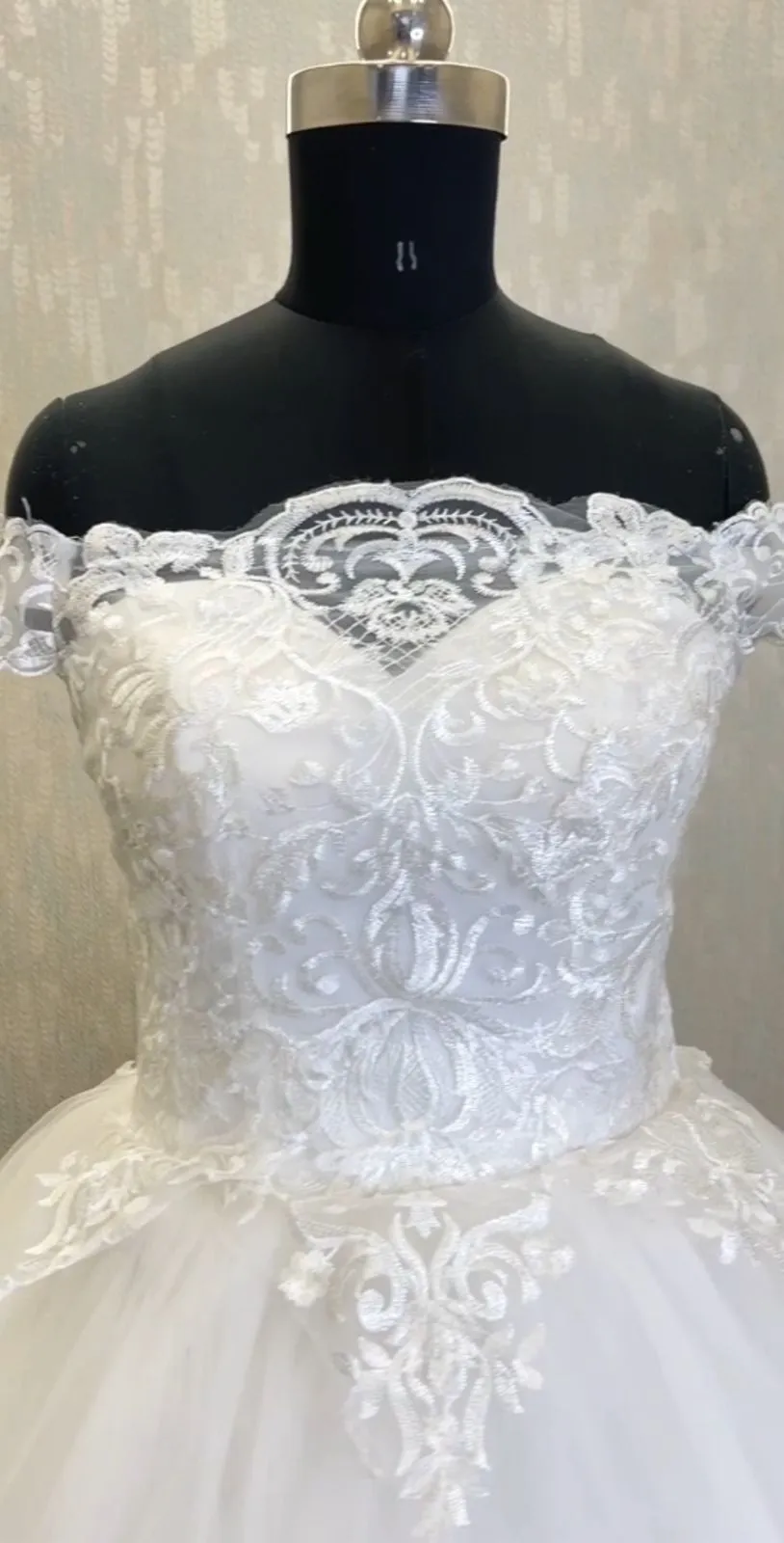 GownLink White Gown Bridal Dress Off Shoulder Style GLQD09