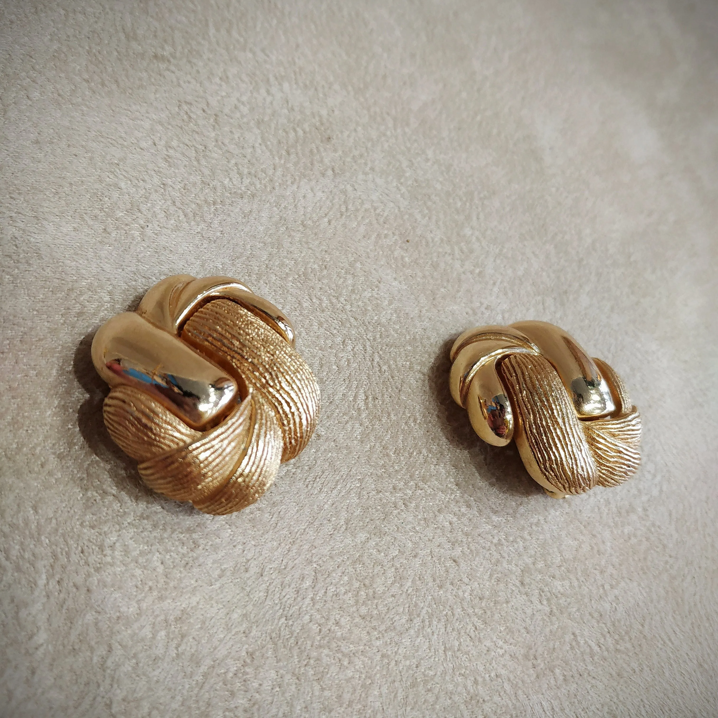 Grosse Earrings vintage Rope twist clip on earrings