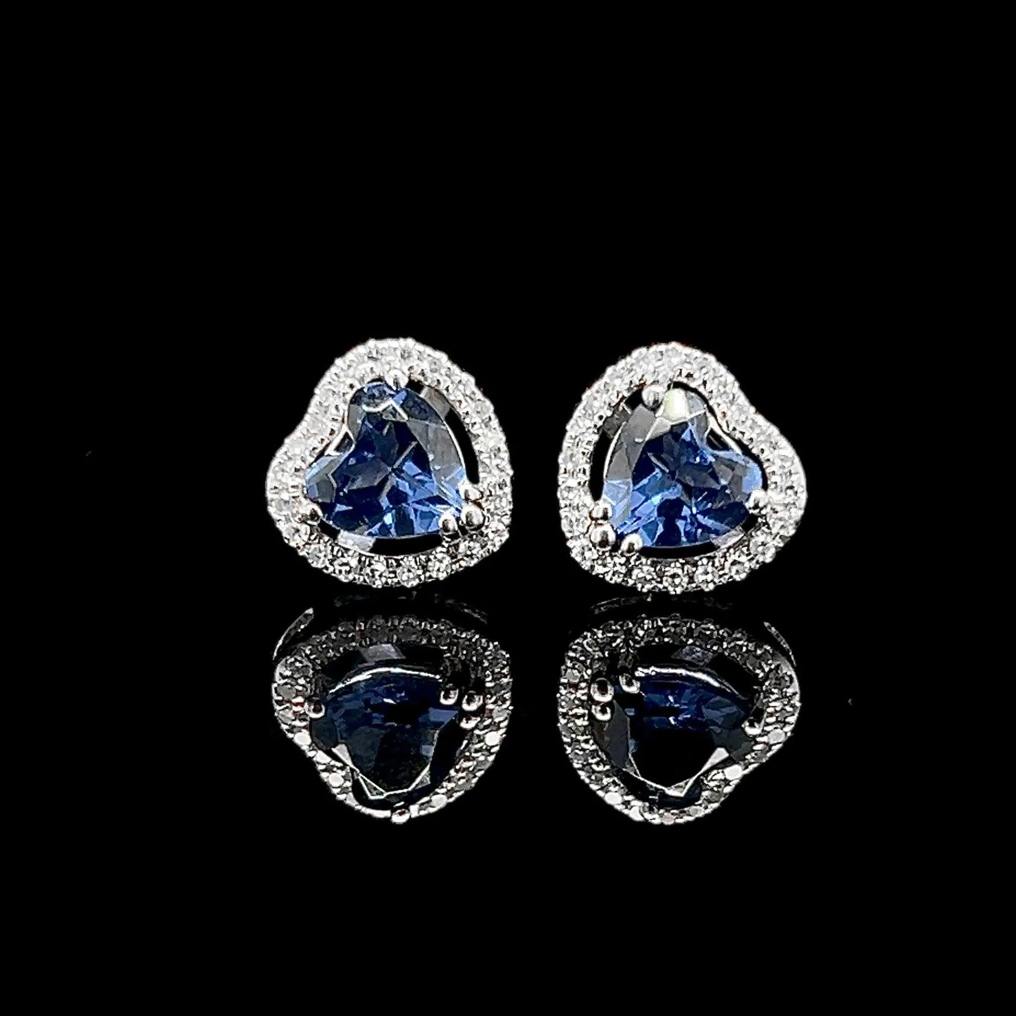 #LVNA2024 | Heart Blue Sapphire Stud Diamond Earrings 14kt