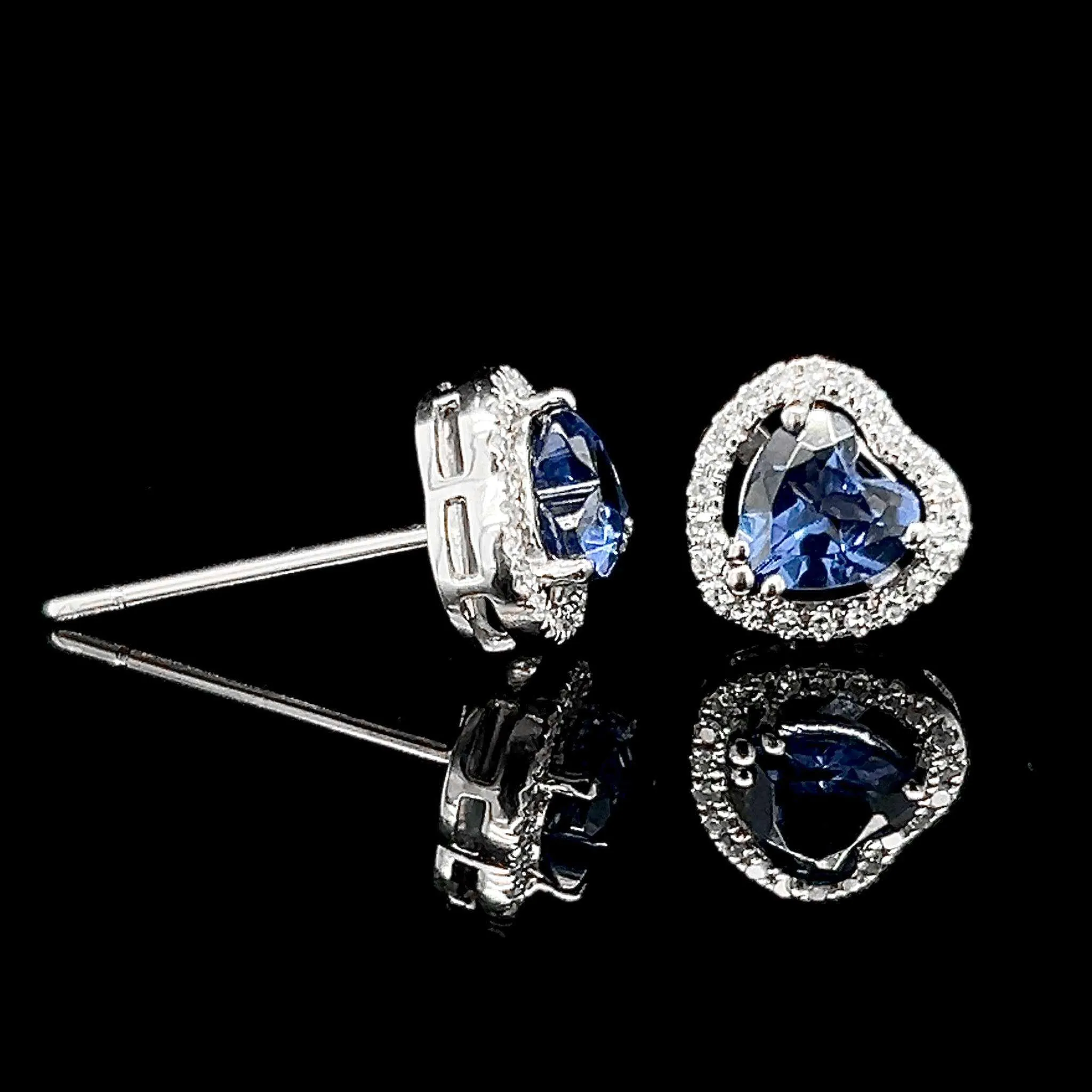 #LVNA2024 | Heart Blue Sapphire Stud Diamond Earrings 14kt