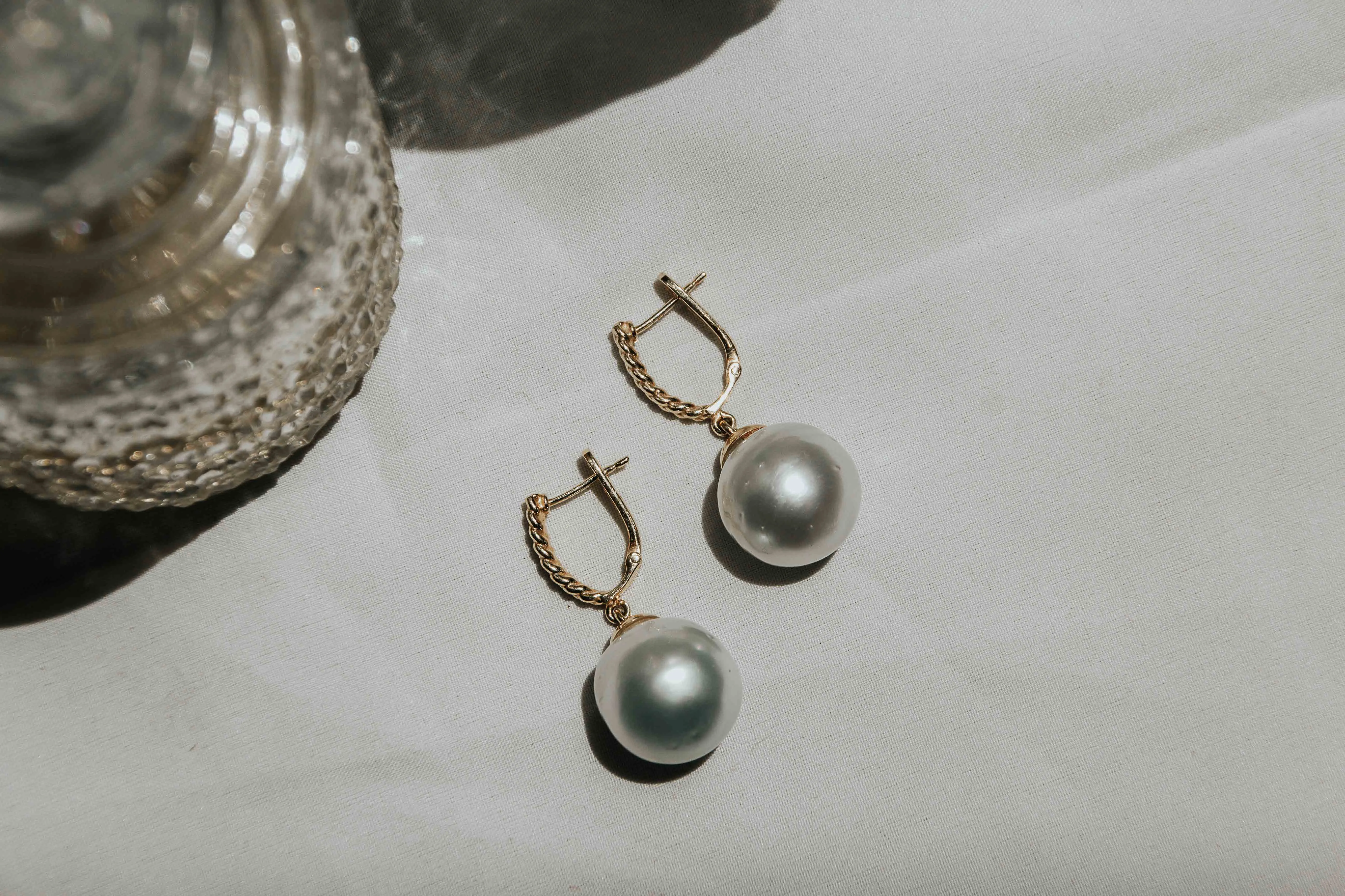White South Sea Gold Drop Earrings